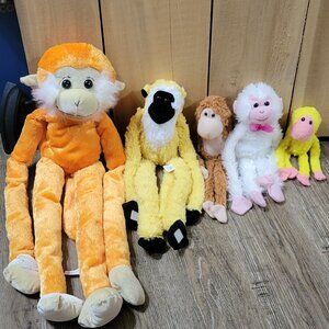 Hanging plush monkeys / one makes sound total of 5